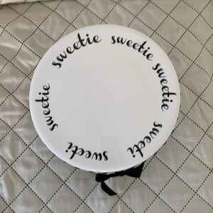 Grace’s yea ware ceramic cake plate.